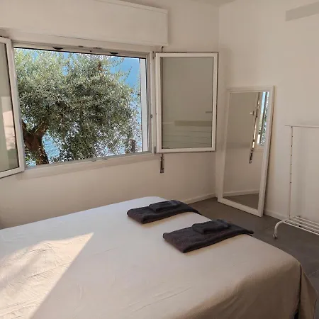 Apartment Peaceful Lakefront Garden Marone