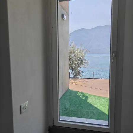 Apartment Peaceful Lakefront Garden Marone
