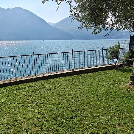 Peaceful Lakefront Garden Marone